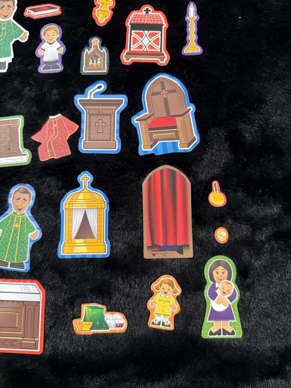Wee Believers My Little Catholic Church 37 Piece Magnet Book Play Set Trifold - Picture 10 of 14